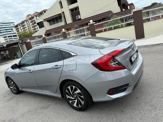 Full Srv Record 2018 Honda CIVIC 1.8 i-VTEC (A) - 4