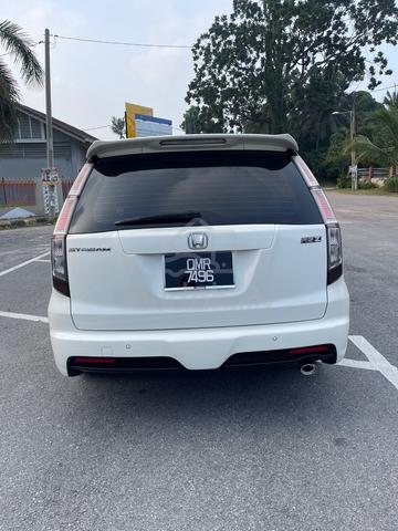 2011 Honda STREAM 1.8 I-VTEC RSZ FACELIFT (A) - 3