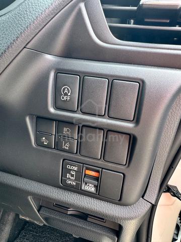 Toyota Voxy Valvematic 8 Seater MPV - 5
