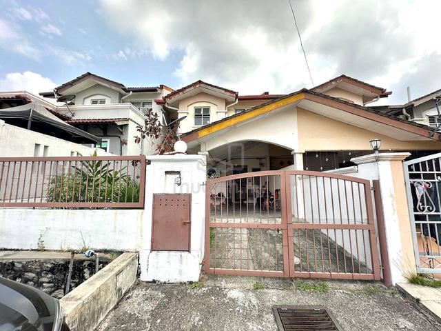 Double Storey Intermediate Terrace Bandar Putra Permai Seri Kembangan 1