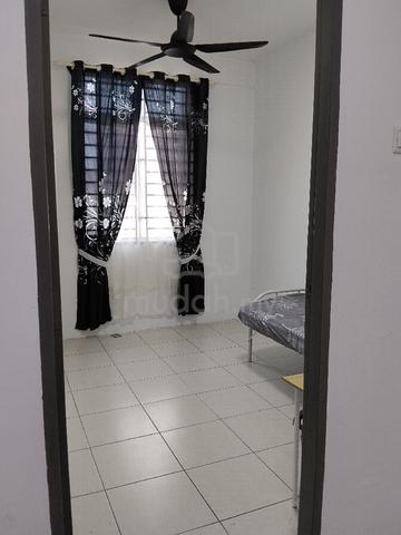 bilik sewa wanita 1