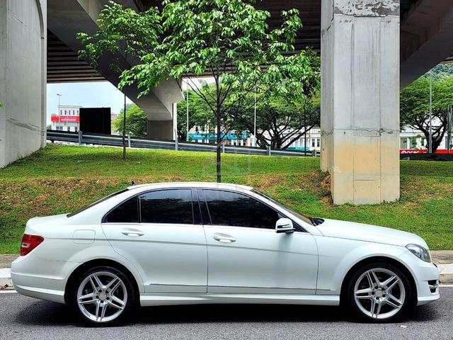 CLEAR STOCK 🔥 Mercedes Benz C200 1.8 AMG 1 OWNER - 3