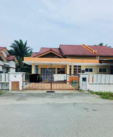 Partial Furnished Single Storey Semi D Telok Panglima Garang For Rent 1