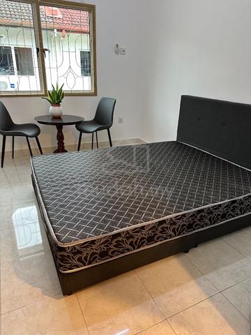 Kl town Jln Kuching room master toilet to let at landed 3 sty house 1