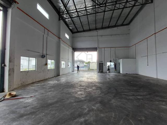 corner unit land 13832sf tenanted 1.5 storey semi-d factory 1