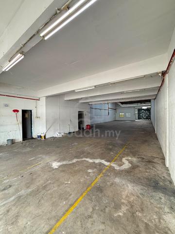 2 Storey Link Factory Bukit Serdang Industrial Seri Kembangan For Rent 1
