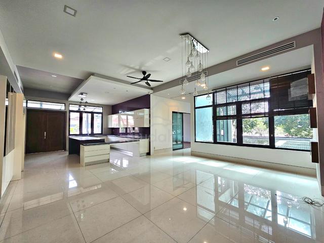 Fully Renovated Sri Suria Bukit Rimau Three Storey Bungalow House 1