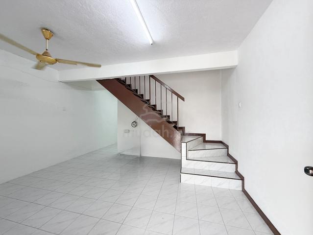 2 Sty Terrace House Taman Universiti Indah Freehold Ser Kembangan 1