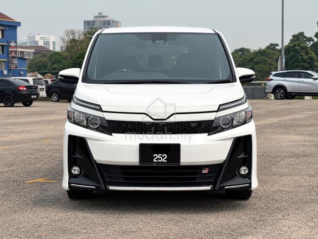 2018 Toyota VOXY 2.0GR Sport Limited Edition - 2