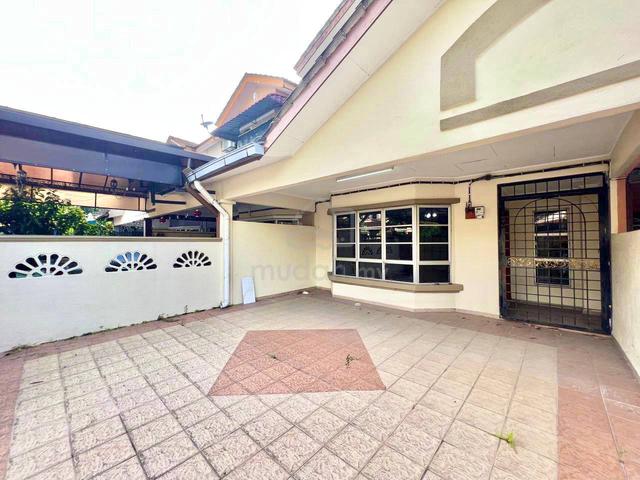 NICE HOUSE Double Storey, Taman Desa Mewah Semenyih For Sale 1