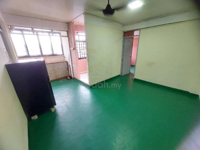 Rumah Pangsa Larkin ( Flat Larkin ) 1