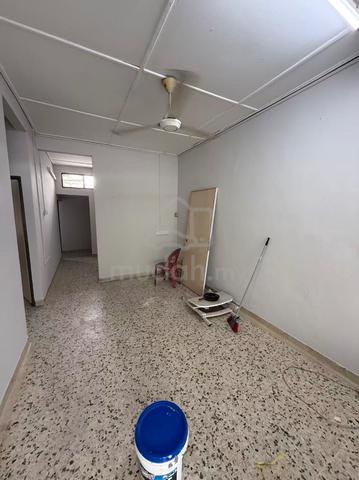 Jalan Zamrud / Ulu Tiram / Single Storey / Low Deposit 1