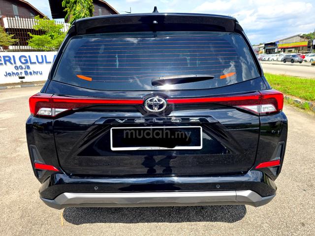 2023 Toyota VELOZ 1.5  Auto Free Accident - 4