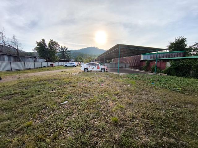 SP Selatan 4800sqft Land With Roof Covered Easy Access to Main Road 1