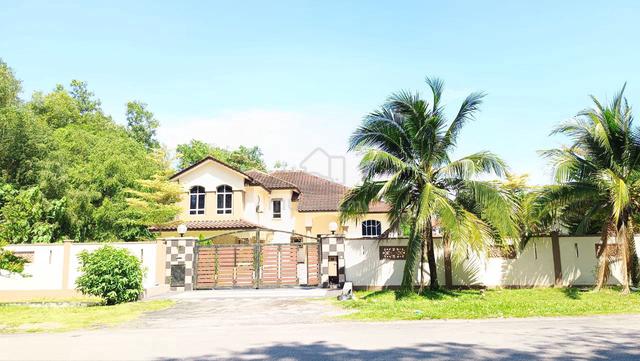 Freehold Grand Bungalow 1