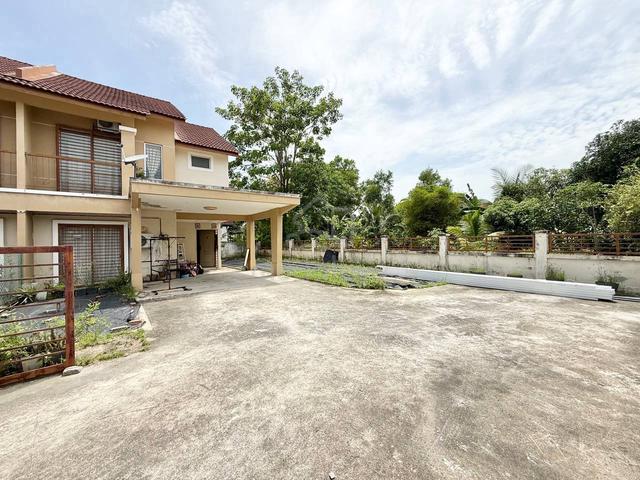 CORNER LOT EXTRA LAND 2 Storey SEMI D Cluster Alam Suria Puncak Alam 1