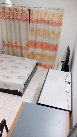 Furnished room at desa Sri Puteri flat  1