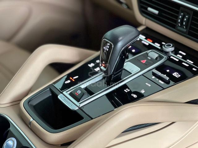 2022 Porsche CAYENNE 3.0L(A) V6 COUPE - 5