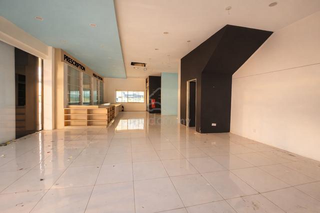 Spacious Corner Ground Floor Facing Main Road Bandar Seri Putra 1