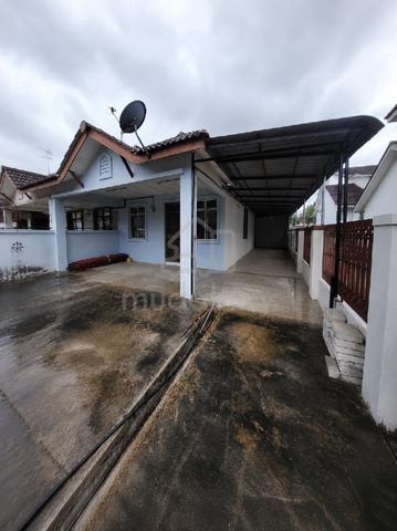 Spacious 1-storey house for rent in Bukit Indah 2 |with extra land 1
