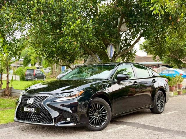 ON THE ROAD 2015 Lexus ES250 2.5 LUXURY (A) - 1