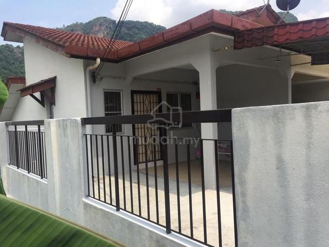 For RENT: [GOOD LOCATION] 2.5 Storey Terrace Taman Sri Gombak Fasa 10 1