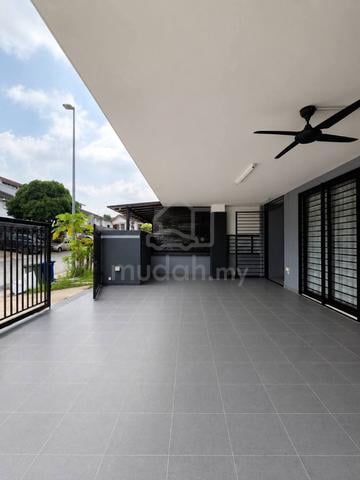 2 Storey End Lot House in Safron Hills Denai Alam For Rent. 1