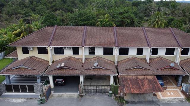 Extended backyard Terrace House @ Cahya Mata, Samariang, Kuching. 1