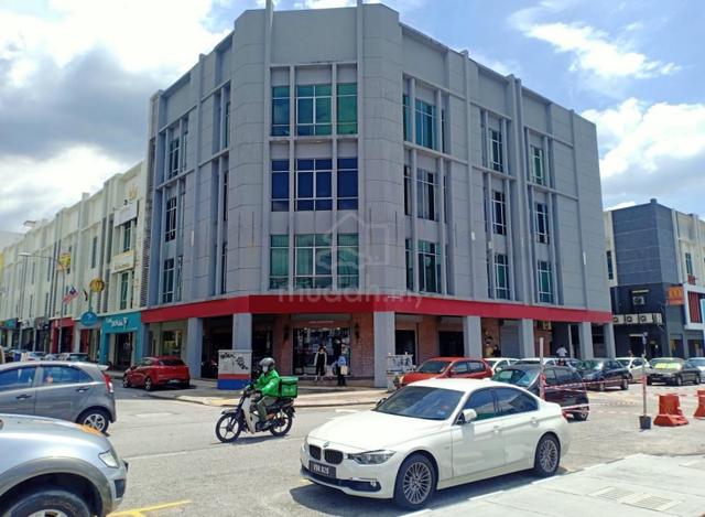 sri petaling, 4 storey corner shop with lift for sale 1