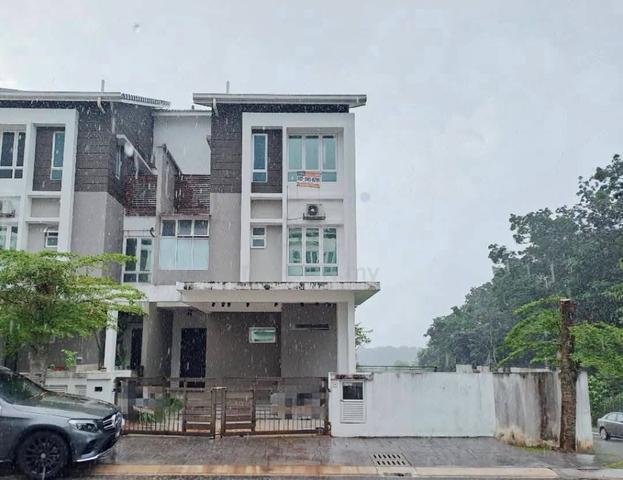 Triple Storey Corner Lot Tiara South Semenyih *Freehold 1