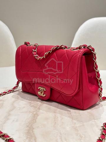 Chanel Mademoiselle Flap Bag in Lambskin - photo 3 of 4