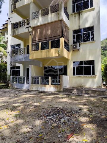 Teluk Batik Beach Resort 1