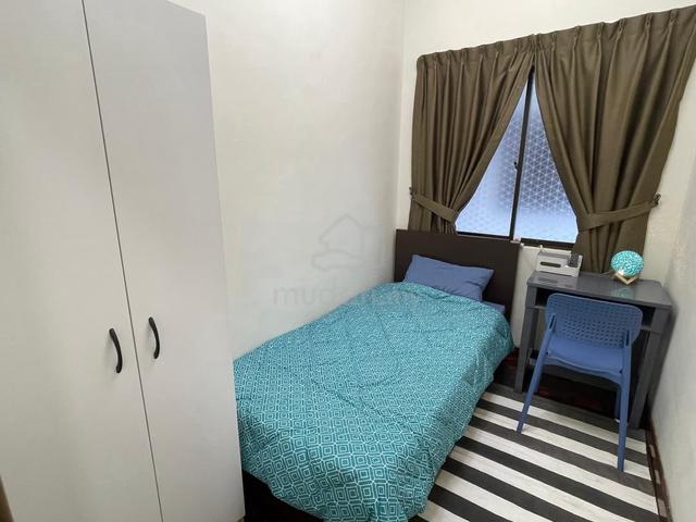 Single BedRoom (With Windows) Female Only - For Rent Beverly Hills 1