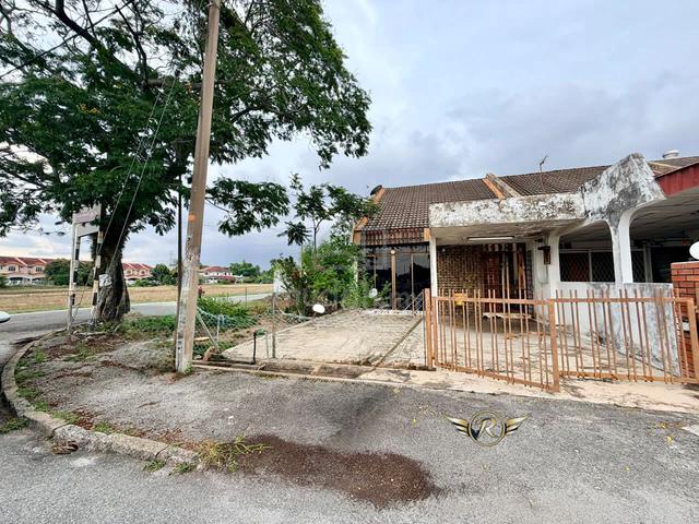 Corner lot Tmn Sri Indah Jln Putra Alor Setar 1