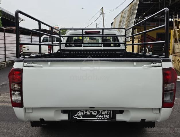 17 Isuzu D-MAX 2.5 4x4 Single Cab 4WD Pick Up Dmax - 2