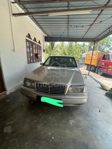1995 Mercedes Benz 220E 2.2 (A) - 1