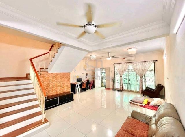 Renovated Partially Furnished Teres 2 Tingkat Taman Putra Impiana 1