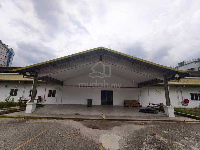 Ample area for warehouse/factory available for rent in PJ 1