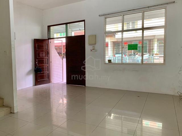 Taman Segar Jaya Gated & Guarded @ 2.5-storey Terrace For Rent 1
