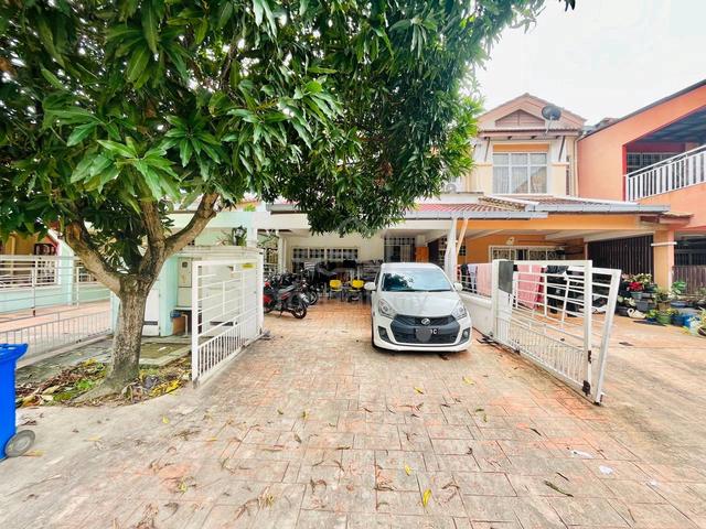 Double Storey Terrace House Jalan Plumbum Seksyen 7 Shah Alam 1