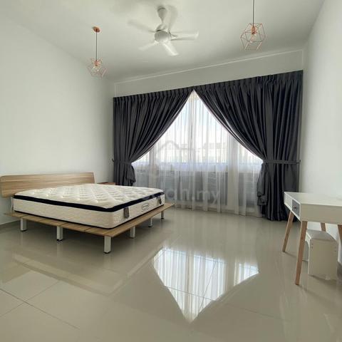 Eco Tropics Masterbedroom for Rent 1