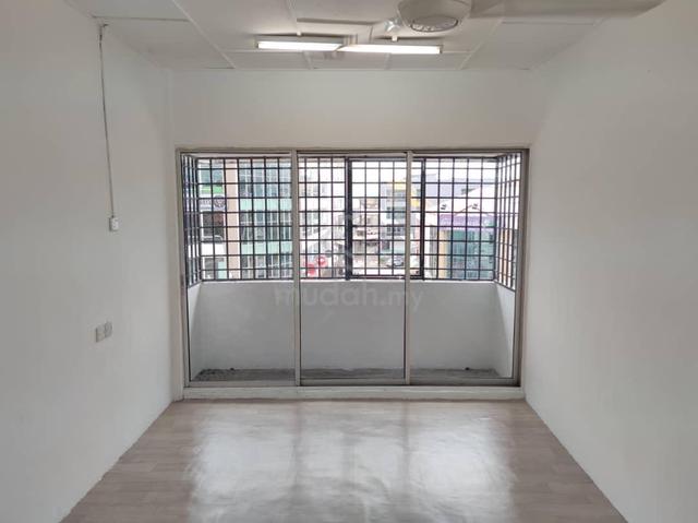 Rumah pangsa Jalan hajimana kluang 2