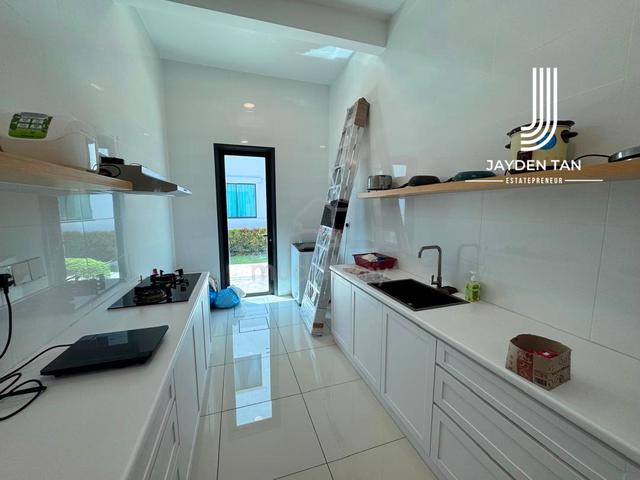 Eco Horizon, 2379sf, Face South, Fully Furnished With Balcony 3