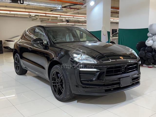 2023 Porsche MACAN 2.0 LOW MILEAGE/ FREE WARRANTY  - 1