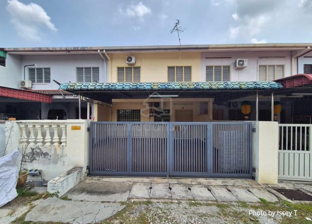 Bercham double storey house partially furnished 1