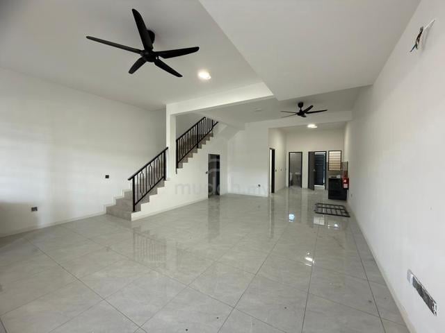 [NEW 4 ROOM] 2 Storey Terrace Tmn Pengkalan Impian i-Molek Bukit Katil 1