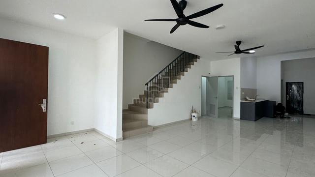 Austin Crest @ Mount Austin Double Storey House 4Bed 3Bath Partial 1