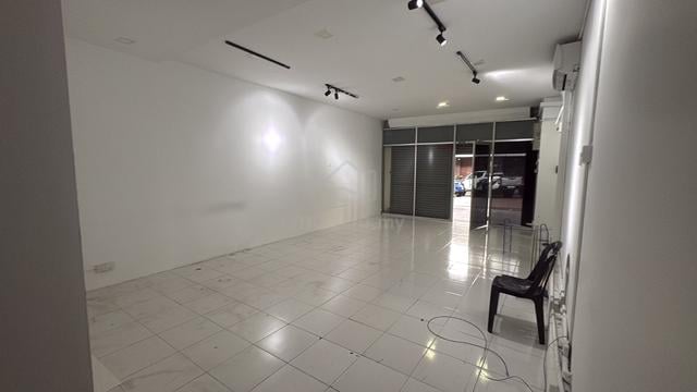 Ground Floor SHOP OFFICE PUTRA WALK walking to MRT Equine Park 1