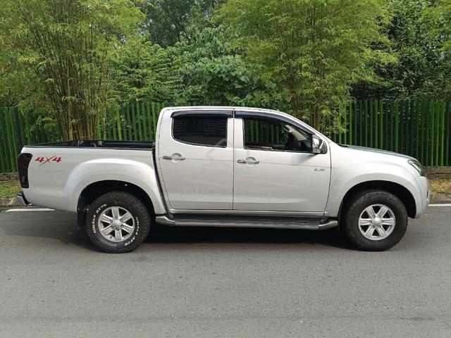 2014 Isuzu D-MAX 2.5 4X4 (M) - 4