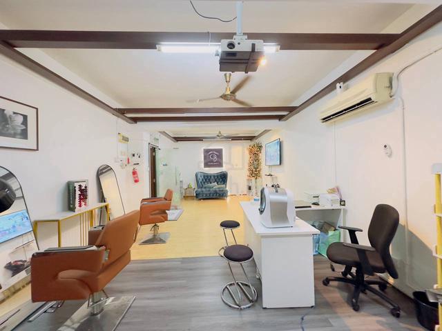 Level 1 (SPA) + Partial Furnish + Cantik Shop Lot TAMAN KAJANG UTAMA 1